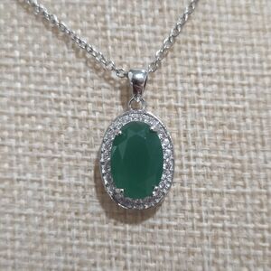 Elegant Green Jade Pendant Necklace